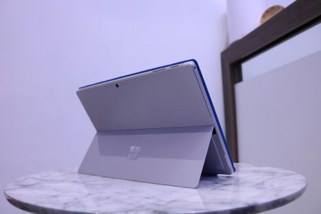 Surface Pro 4 ( i7/8GB/256GB ) + Type Cover 2